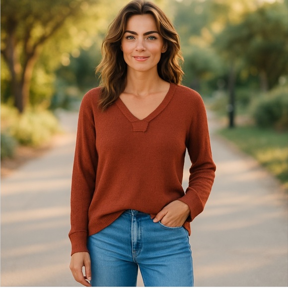 Mine Women's  sweater Cuffed Sleeve V-Neck Size L Rust - Picture 1 of 14